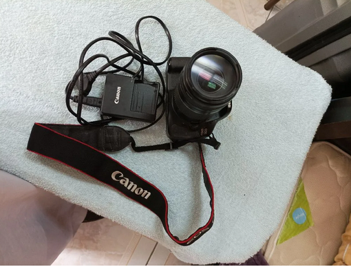 للبيع كاميرا كانون استعمال قليل جدا بحالة ممتازة موديل D600 أو 600D موديل