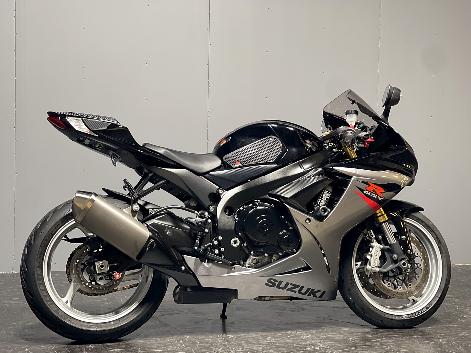 2018 Suzuki gsx r750cc available