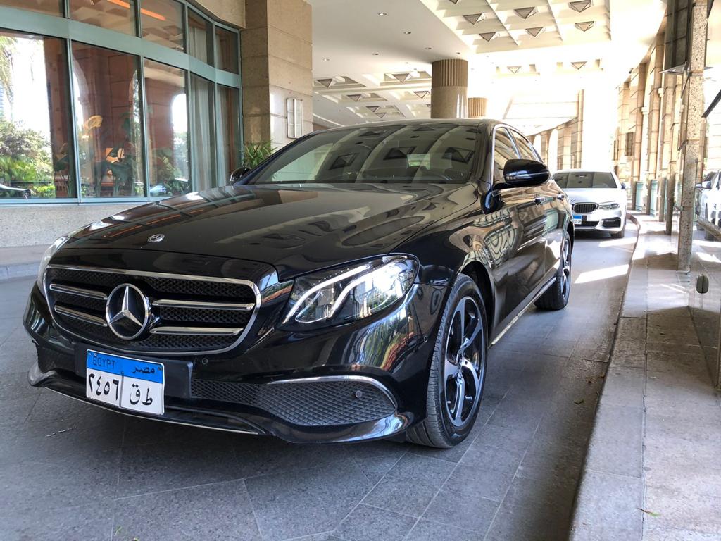 إيجار مرسيدس E200 بالسائق في مصر لخدمة رجال الأعمال - تجربة تنقل فاخرة