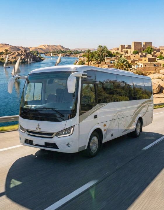 28-seater tourist bus, trips and travel for medium-sized groups, Mitsubishi tourist transport.