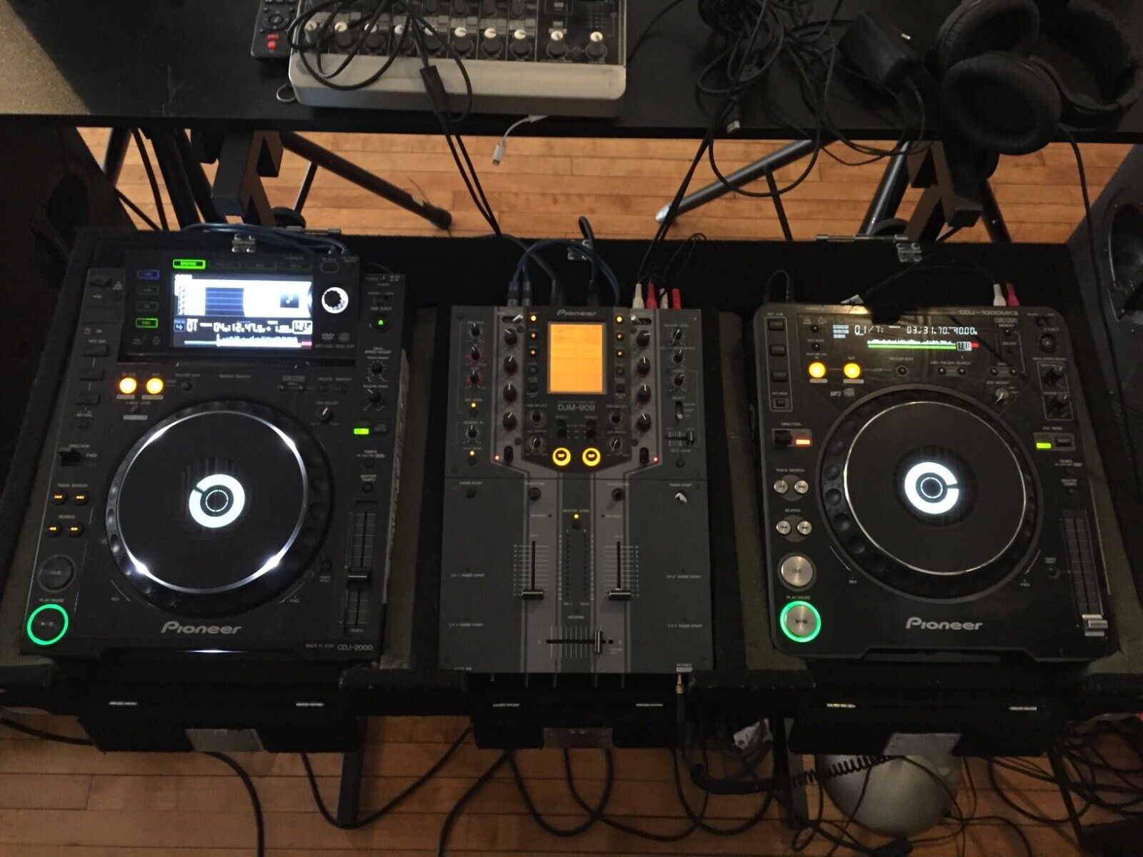 2x pioneer cdj mk2000, Yamaha PRS SX 900, DJM 900, DVJ 2000 