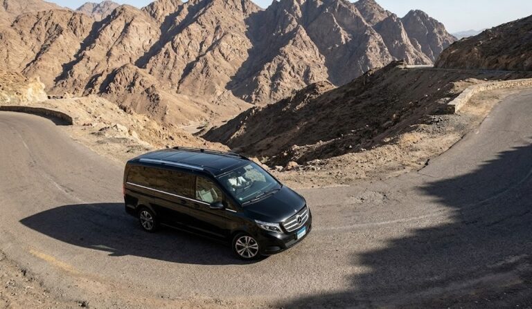 إيجار سيارة عائلية 7 راكب وسيارات ليموزين للسفر والرحلات | الدولي كار