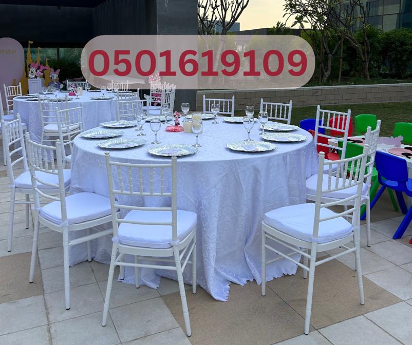 "Dubai Dream Seating: Chairs & Tables for Every Occasion"