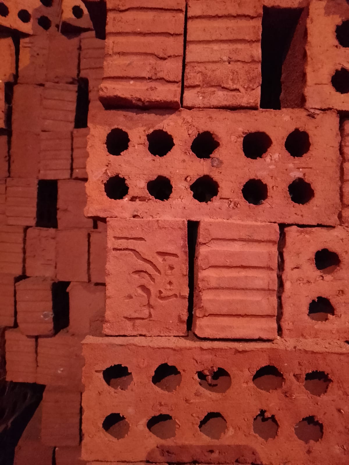 شركة النور  شغلك يستاهل خامة مظبوطة من أول خطوة ????  علشان كده بنقدّم طوب أحمر طفلي