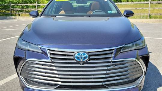 Hello everyone am selling my 2020 Toyotal avalon at very good price  