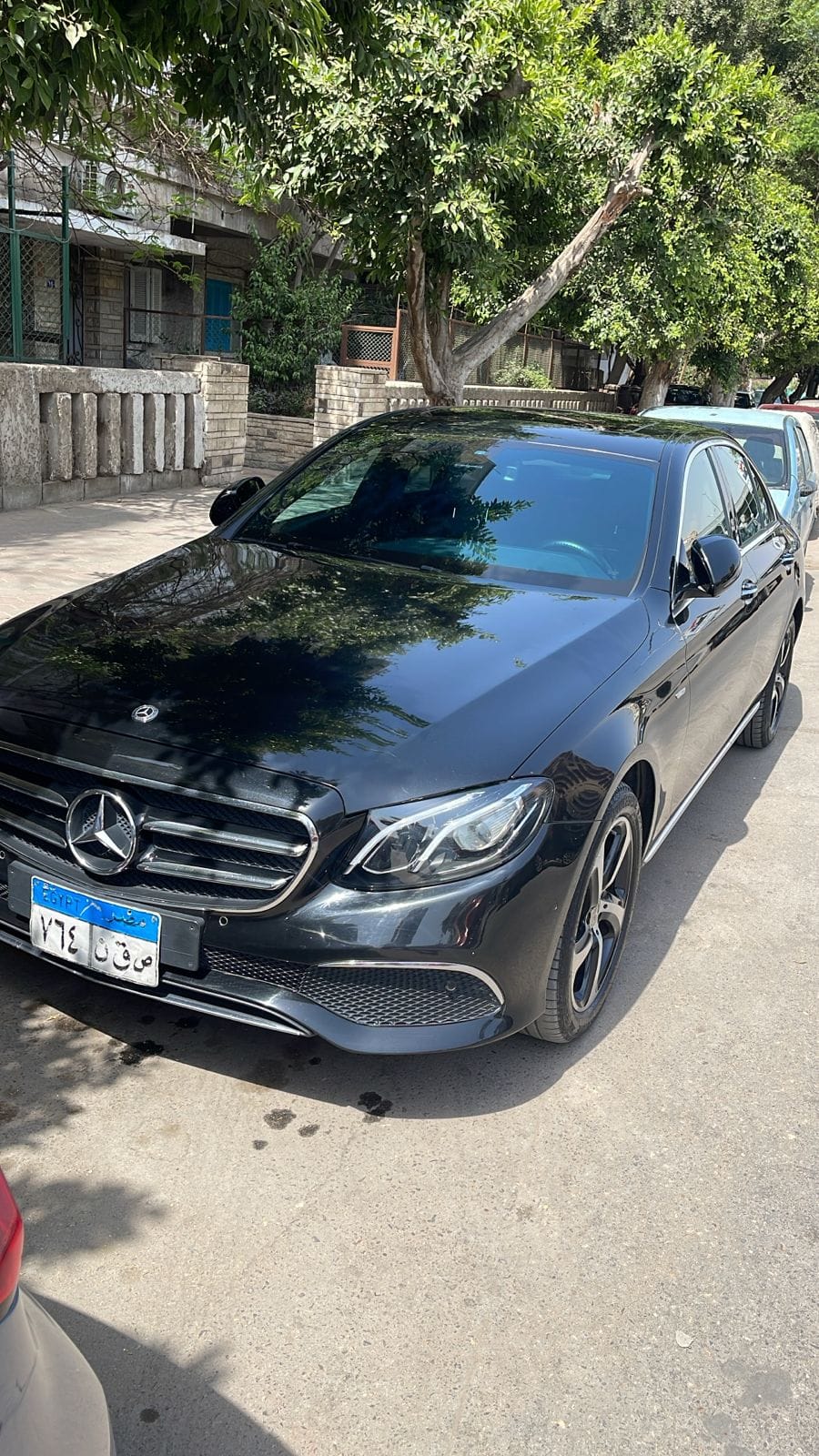 مرسيدس E200 لإيجار الأعراس والمناسبات الخاصة: أناقة تليق بك.