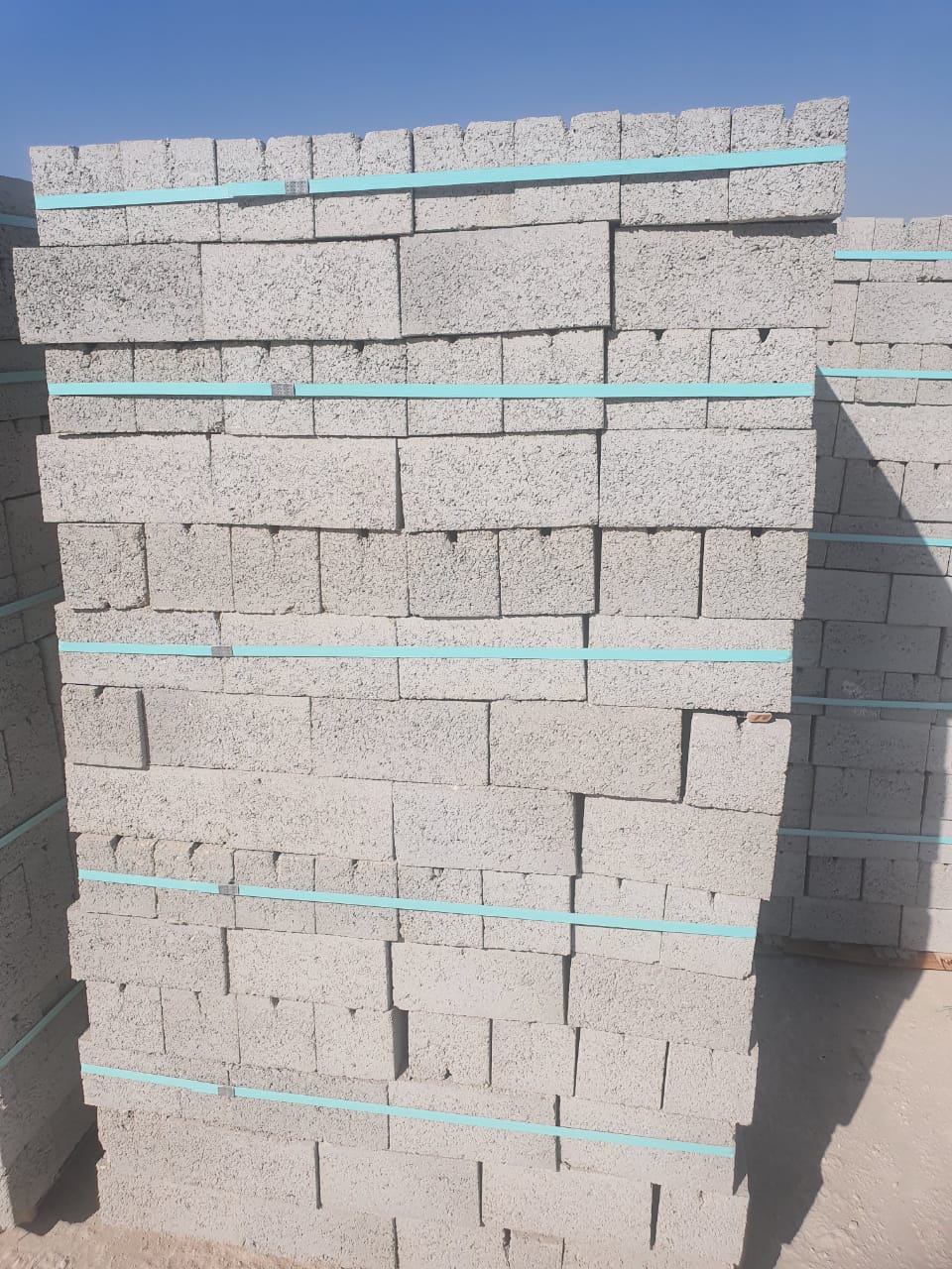 طوب أسمنتي بأعلى درجات الصلابة  خليك دايمًا في الأمان الإنشائي