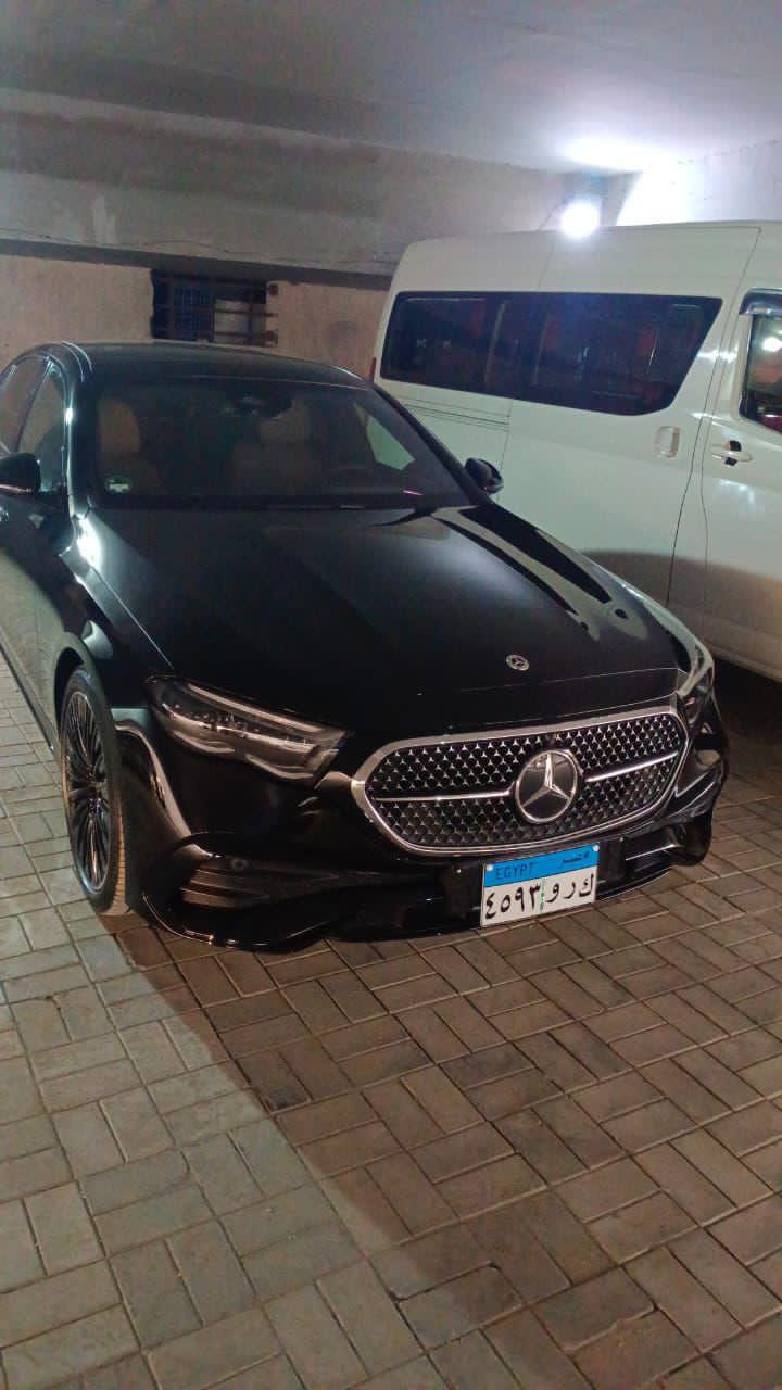 Mercedes E200 Rental with Chauffeur from Sphinx International Airport to a Hotel Near the Pyramids