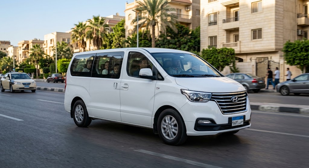 هيونداي إتش وان (Hyundai H-1)  هي ميني فان عائلية وعملية واسعة جداً، تتميز بتصميم عصري واعتمادية عال
