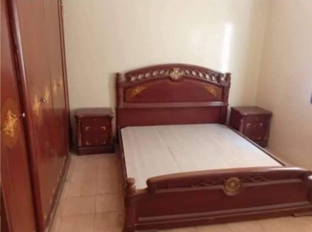 غرفة نوم كاملة صيني للبيع في الرياض